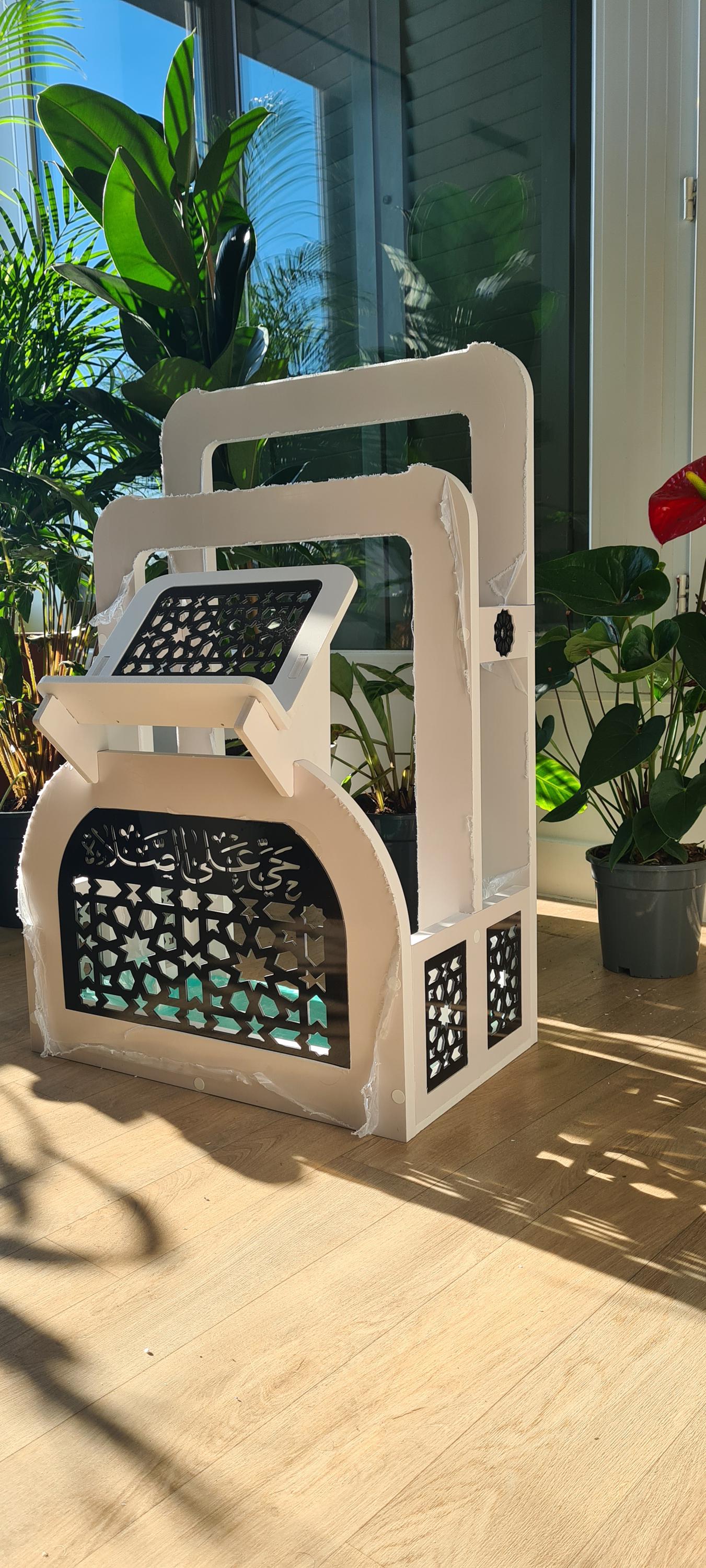 Très joli support Tapis de Prière
