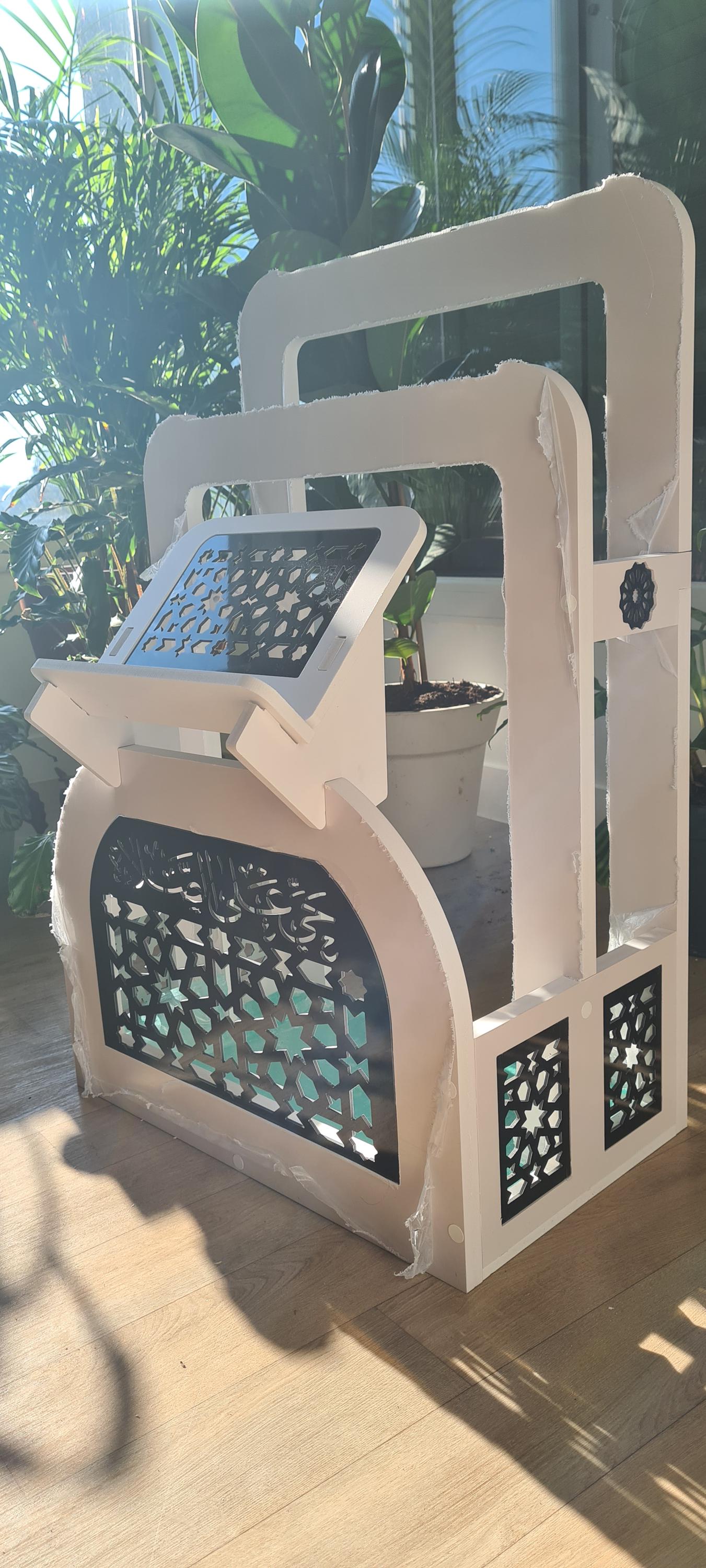 Très joli support Tapis de Prière