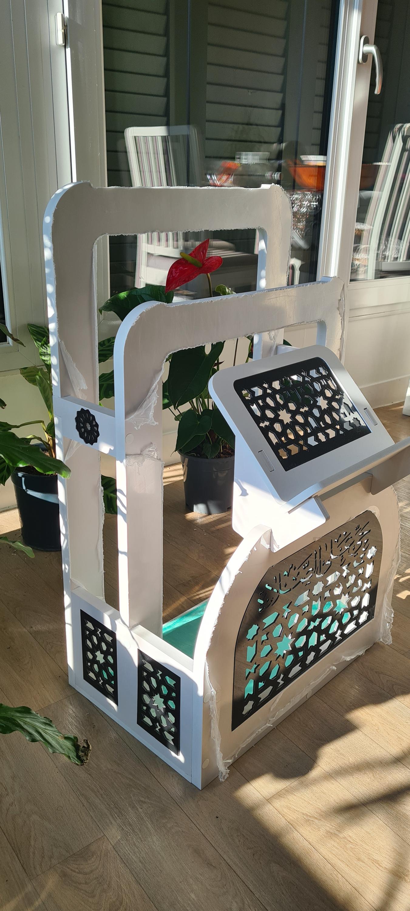Très joli support Tapis de Prière